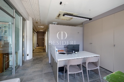 Foto Ufficio in Via Monte Cengio, Grosseto Regioni di 320 m² con 11 locali