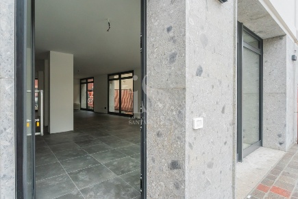 Foto Negozio in VIA VITTORIO EMANUELE, Vimercate Centro di 155 m²