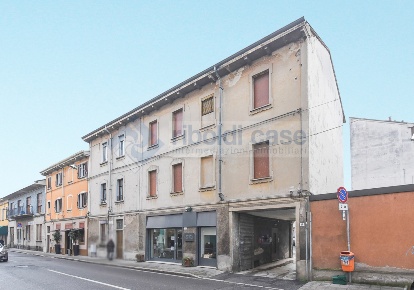 Foto Negozio in VIA PARINI, Lissone Centro Storico di 55 m² con 2 locali