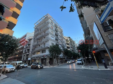 Foto Appartamento in Via DE ROSSI 156, Bari Murat di 96 m² con 4 locali