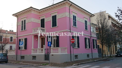 Foto Ufficio a Pesaro di 150 m² con 6 locali in affitto