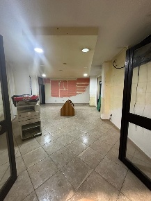 Foto Locale commerciale a Somma Vesuviana in affitto