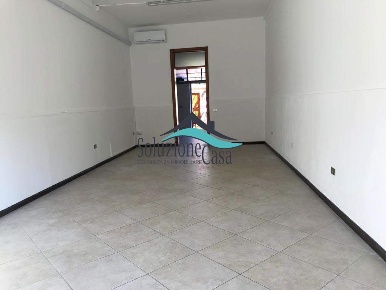 Foto Negozio in via Gorizia, Forlì Foro Boario di 40 m² con 2 locali