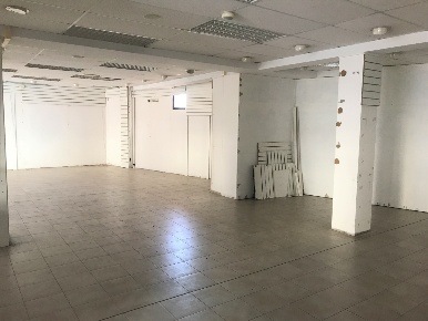 Foto Locale commerciale in Via Garibaldi, Pontassieve Centro di 200 m²