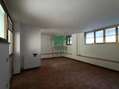 Foto Magazzino in Via IV Novembre, Viareggio di 55 m² con 2 locali