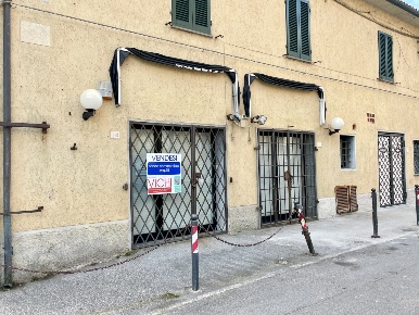 Foto Locale commerciale in Piazza Pascoli, Castiglione della Pescaia