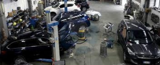 Foto Locale commerciale a Albenga di 200 m² con 2 locali in affitto