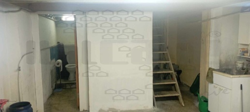 Foto Locale commerciale in via faustino e tertullo, Messina di 58 m²