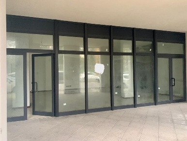 Foto Negozio in VIale Gramsci, Signa Centro di 105 m² con 1 locali