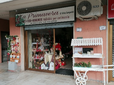 Foto Attività commerciale a Pitigliano di 80 m² con 2 locali in vendita