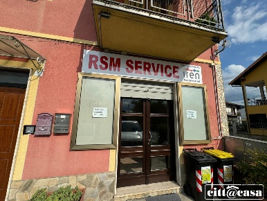 Foto Locale commerciale in Via Chivasso, San Sebastiano da Po Centro