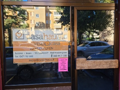 Foto Attività commerciale a Bolzano di 42 m² con 1 locali in vendita
