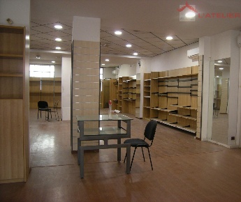 Foto Locale commerciale a Arezzo Porta Santo Spirito - Stazione di 330 m²