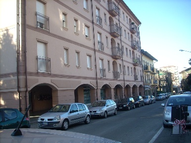 Foto Negozio in Via Verdi, Stradella di 100 m² con 2 locali in vendita