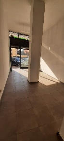 Foto Negozio in Via Vallazze, Milano Città Studi di 35 m² con 1 locali
