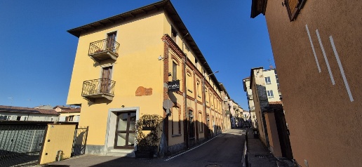 Foto Locale commerciale in VIA BROZOLA, Chivasso Centro di 110 m²