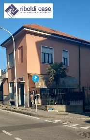 Foto Negozio a Seregno San Rocco - Sanzio di 160 m² con 2 locali in affitto