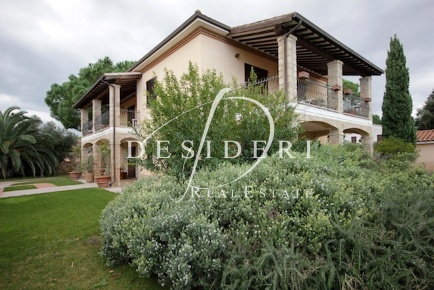 Foto Cessione attività in Via Pedemontana, Capalbio di 300 m² con 9 locali