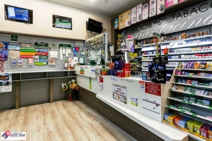 Foto Cessione attività in VIA PIAVE, Seregno Santa Valeria di 60 m²