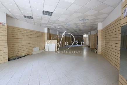 Foto Locale commerciale a Grosseto Stazione - Via Roma di 300 m² in vendita