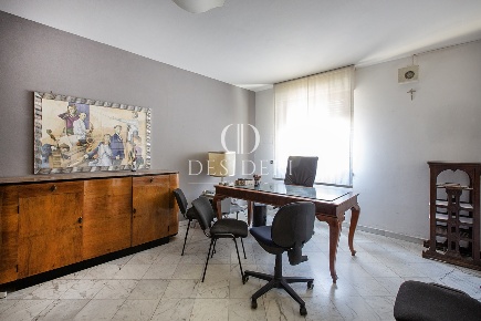 Foto Ufficio in Via Mazzini, Grosseto Centro Storico di 103 m² con 4 locali