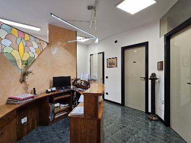 Foto Ufficio in Via Pontirolo, Treviglio di 115 m² con 4 locali in vendita