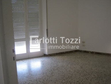 Foto Ufficio a Grosseto di 120 m² con 5 locali in affitto