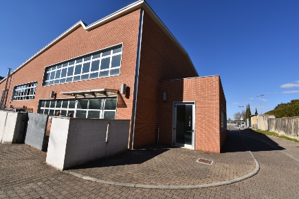 Foto Locale commerciale a Bagno a Ripoli di 550 m² con 4 locali in vendita