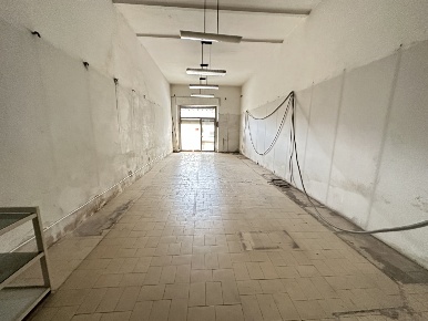 Foto Locale commerciale in Via Duca della Vittoria, Rufina Centro di 247 m²