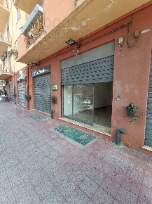 Foto Negozio in Via vecchia comunale, Messina Gazzi di 32 m² con 1 locali