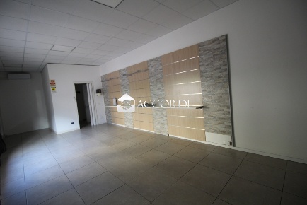 Foto Negozio a Miane Centro di 42 m² con 1 locali in vendita
