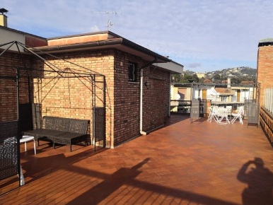 Foto Ufficio a Firenze di 75 m² con 4 locali in affitto