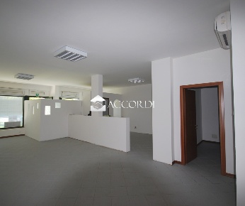 Foto Ufficio a San Vendemiano di 110 m² con 4 locali in vendita