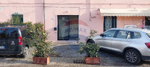 Foto Negozio in Via Sarzanese, Massarosa Piano di Mommio di 22 m²