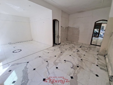 Foto Locale commerciale a Viareggio di 47 m² con 2 locali in vendita