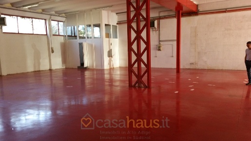 Foto Magazzino in Sorrentstraße, Bolzano Europa - Novacella di 400 m²