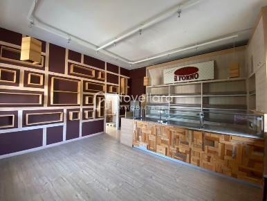 Foto Locale commerciale a Novellara di 90 m² con 3 locali in affitto
