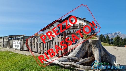 Foto Hotel in strada Provinciale 142, Folgaria di 1500 m² con 25 locali