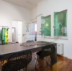 Foto Ufficio in v.le Giosuè Carducci, Carpi di 370 m² con 11 locali