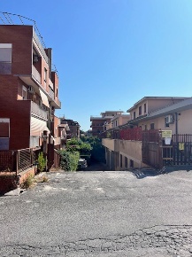 Foto Magazzino in via Lucrezia Romana 70, Ciampino di 400 m² con 1 locali
