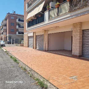 Foto Negozio in via Raffaello Liberti 123, Roma Ponte di Nona di 45 m²