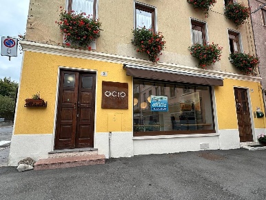 Foto Negozio in via Guglielmo Marconi, Asiago Centro di 80 m² con 2 locali