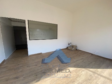Foto Negozio in corso Europa 10, Scanzorosciate Scanzo Rosciate di 52 m²