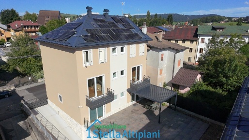 Foto Appartamento in via San Carlo, Asiago Centro di 120 m² con 4 locali
