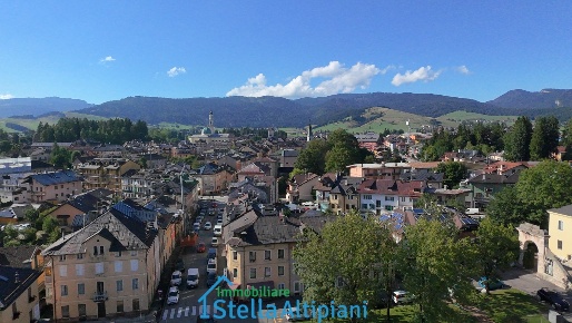 Foto Appartamento in via San Carlo, Asiago Centro di 120 m² con 4 locali