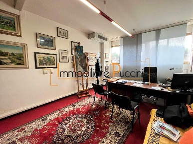 Foto Ufficio in via Puccini 216, Calenzano Centro di 70 m² in vendita