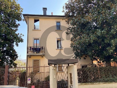 Foto Ufficio in via socrate, Milano Villa San Giovanni di 85 m² in affitto