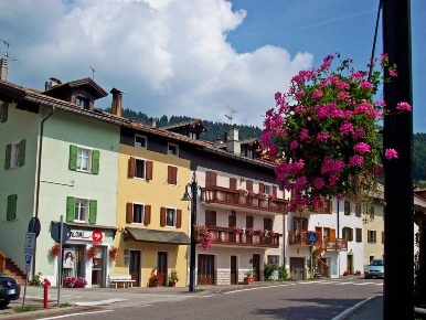 Foto Ufficio in via Colpi, Folgaria di 60 m² con 3 locali in vendita