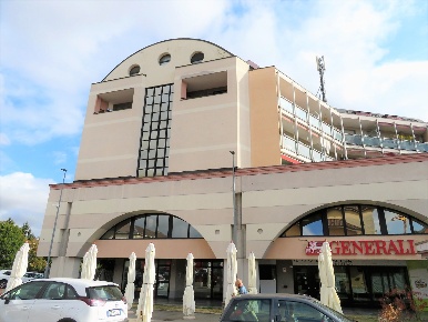 Foto Negozio in pietro micca, Novara San Martino di 90 m² con 3 locali