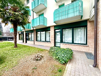 Foto Ufficio in viale Giacomo Matteotti 33, Tarcento Centro di 157 m²